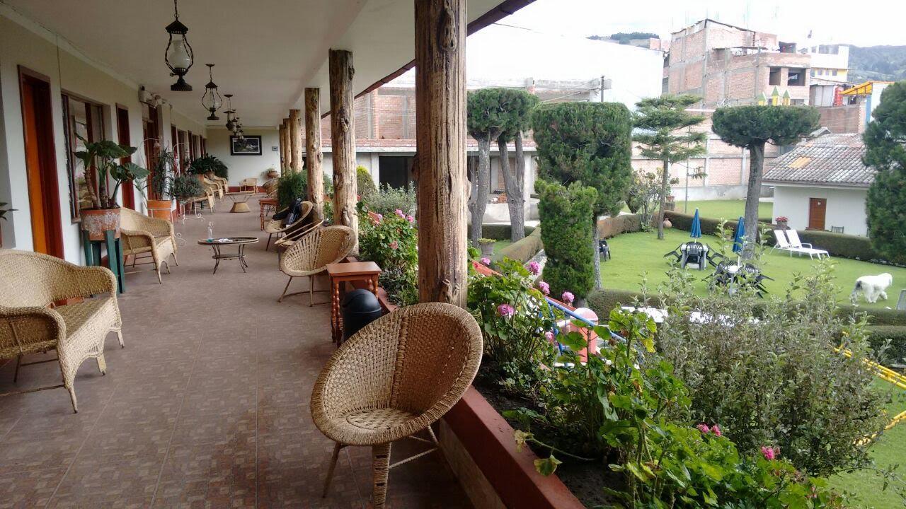 Hotel Colomba Уарас Экстерьер фото
