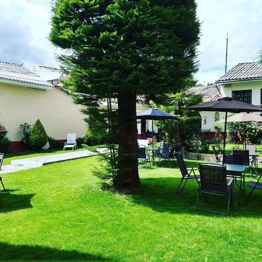 Hotel Colomba Уарас Экстерьер фото